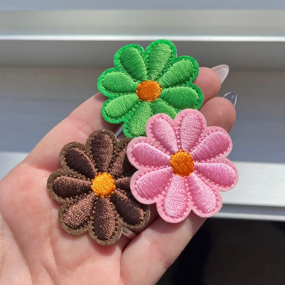 $5 Bundled 💘 Colorful Floral Embroidered Patches - Picture 5 of 6